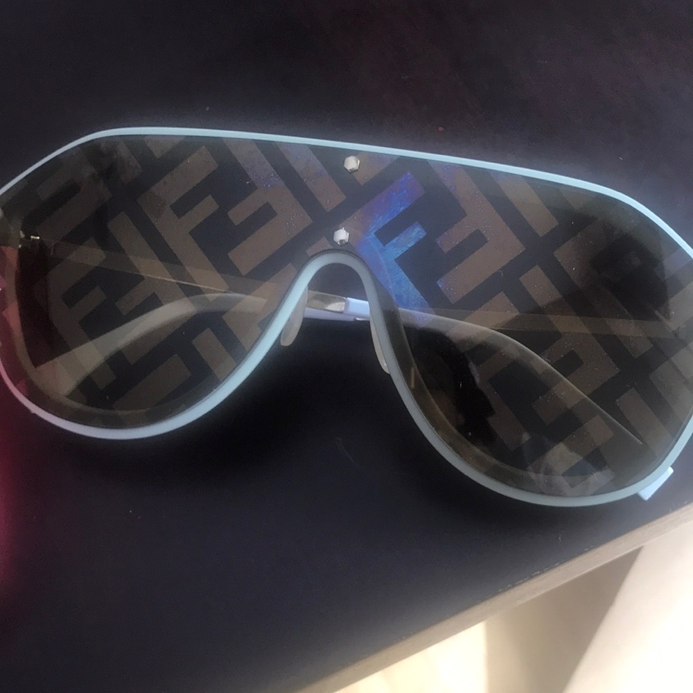 Men’s Women’s Authentic Fendi Reflector glasses